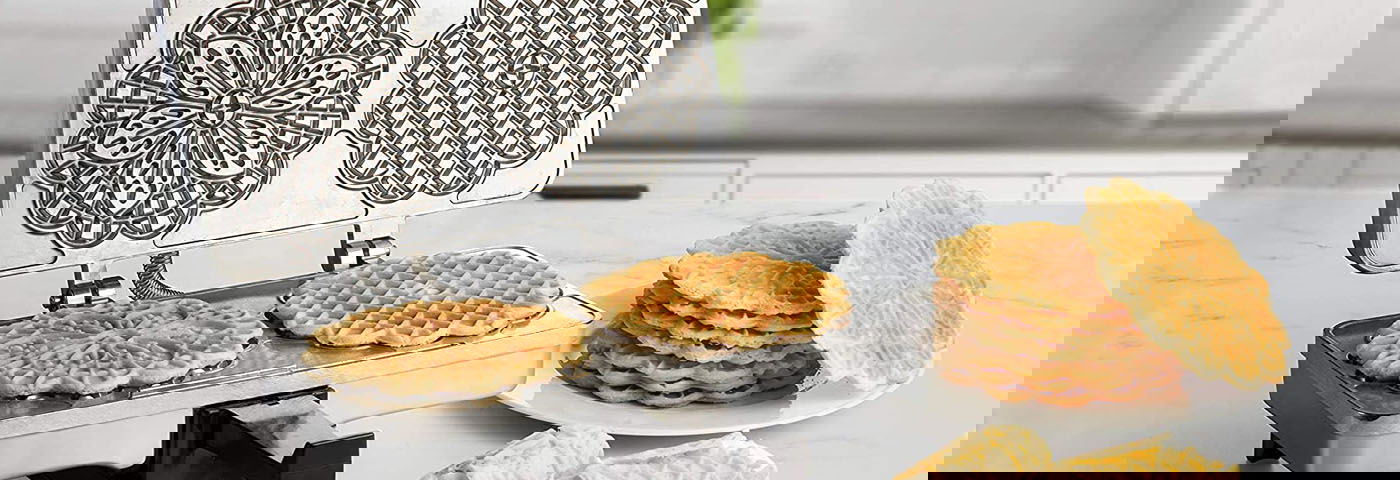 Photo of CucinaPro pizzelle baker.