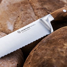 Bread knives