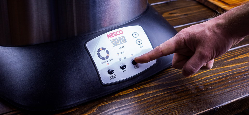 Nesco 2-Hour Turkey Roaster Power Nesco 2-Hour Turkey Roaster Buttons