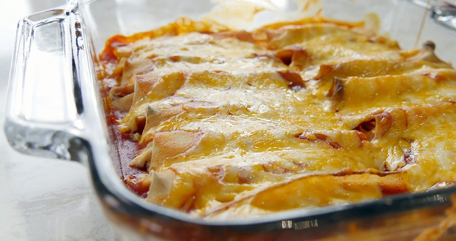 https://cdn.everythingkitchens.com/media/wysiwyg/articles/Recipe-Page-Images/gluten-free-enchiladas.jpg