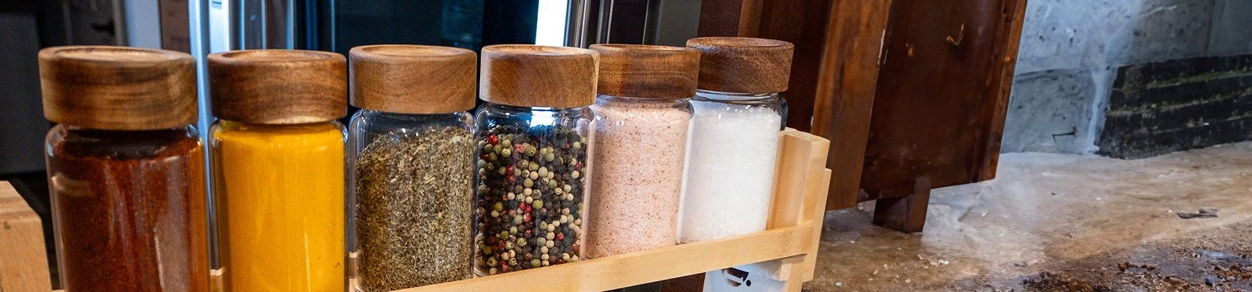 Everything Kitchens Modern Essentials 3oz Spice Jars with Wood Lids | Set of 6