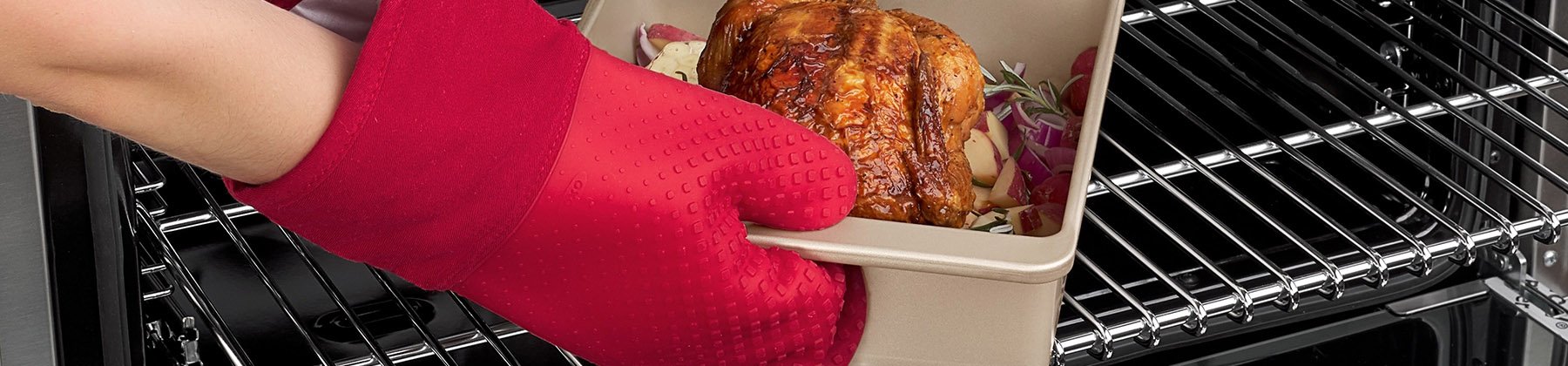 https://cdn.everythingkitchens.com/media/wysiwyg/images/Category_Headers/Oven-Mits-and-Potholders.jpg