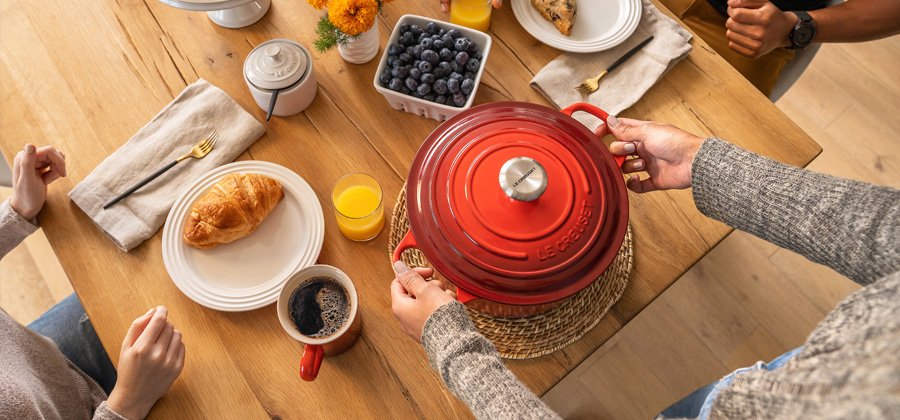 https://cdn.everythingkitchens.com/media/wysiwyg/images/Le_Creuset/900x420-Large-Rectangle-Button-LeCr-Sales.jpg