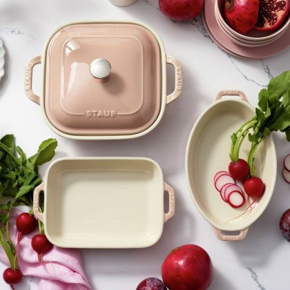 Select Staub
